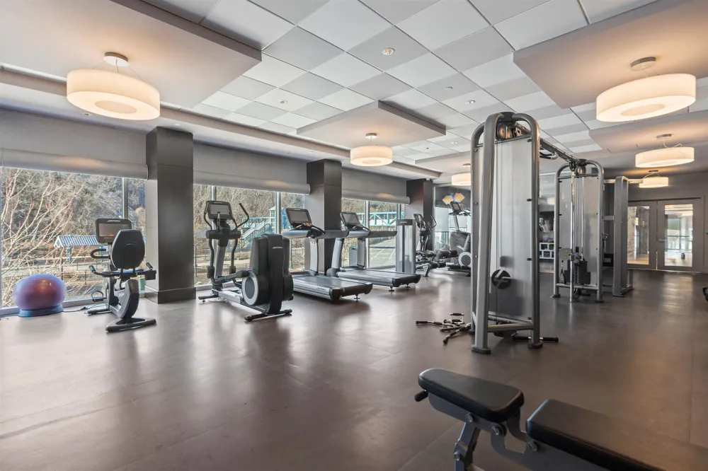 800 AVENUE AT PORT IMPERIAL Weehawken, NJ 07086