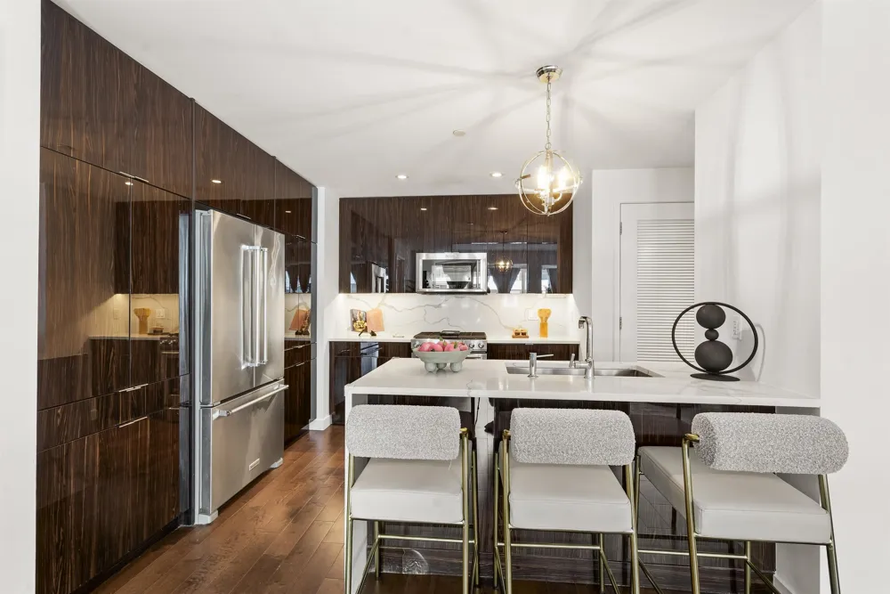 800 AVENUE AT PORT IMPERIAL Weehawken, NJ 07086
