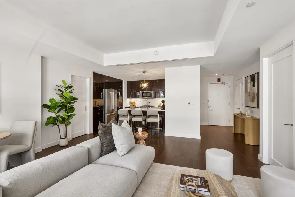 800 AVENUE AT PORT IMPERIAL Weehawken, NJ 07086