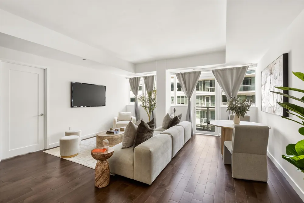 800 AVENUE AT PORT IMPERIAL Weehawken, NJ 07086