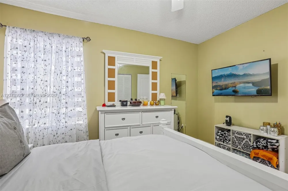 13215 NW 7th Dr Plantation, FL 33325