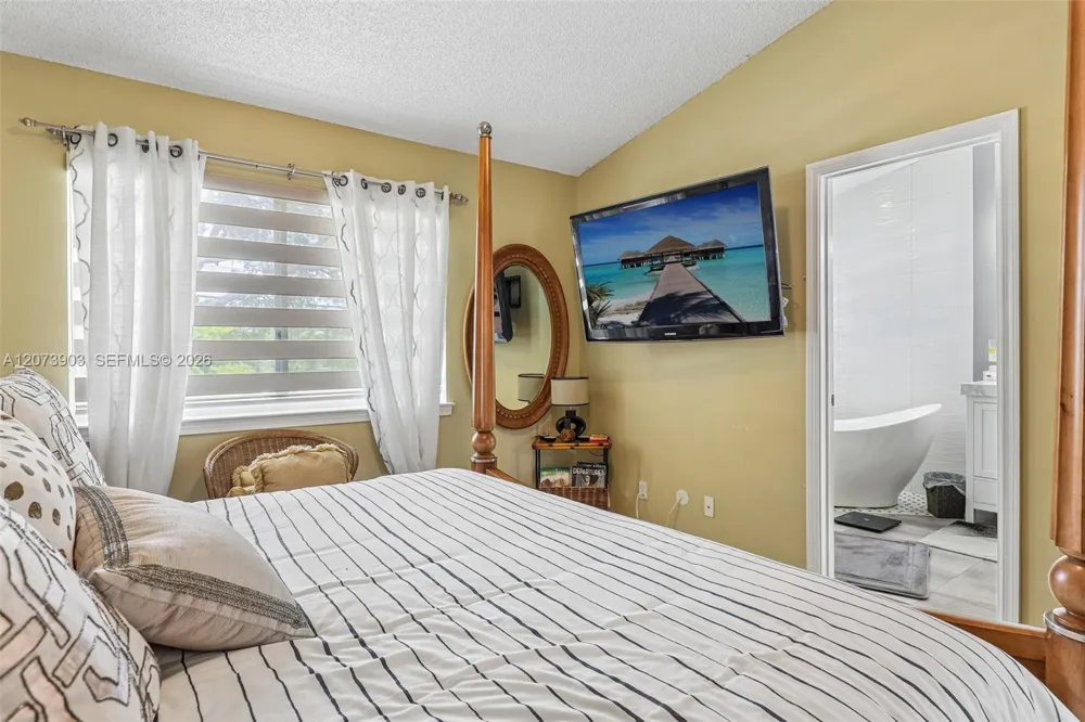 13215 NW 7th Dr Plantation, FL 33325