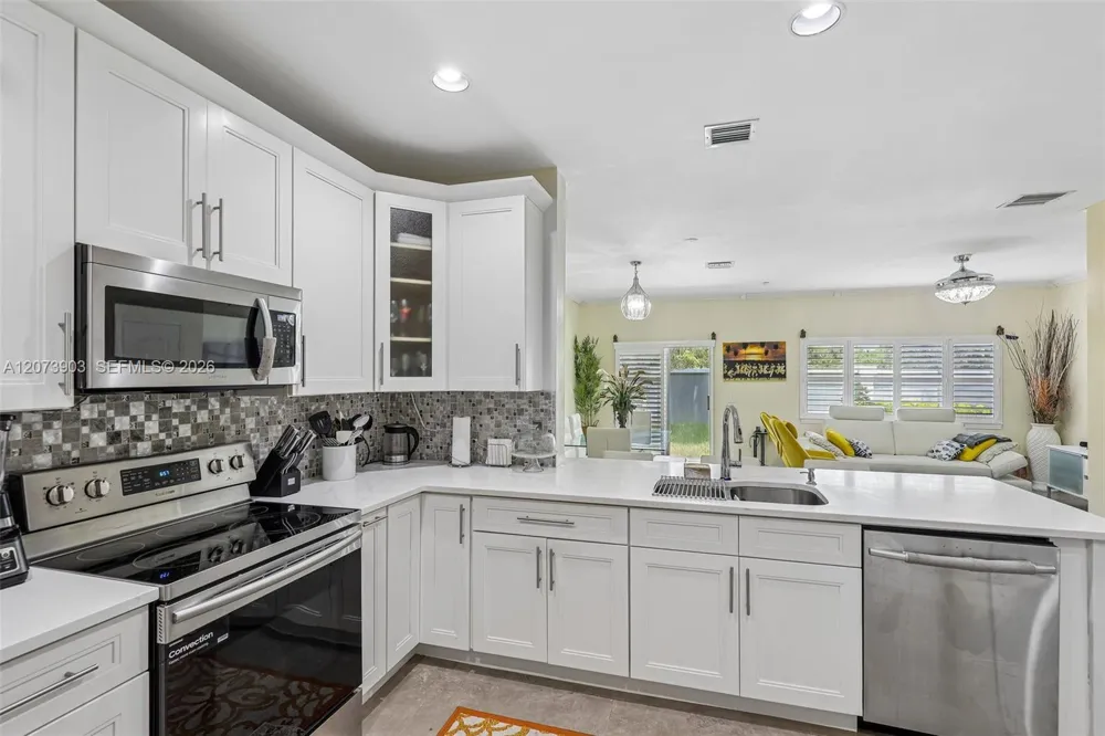 13215 NW 7th Dr Plantation, FL 33325