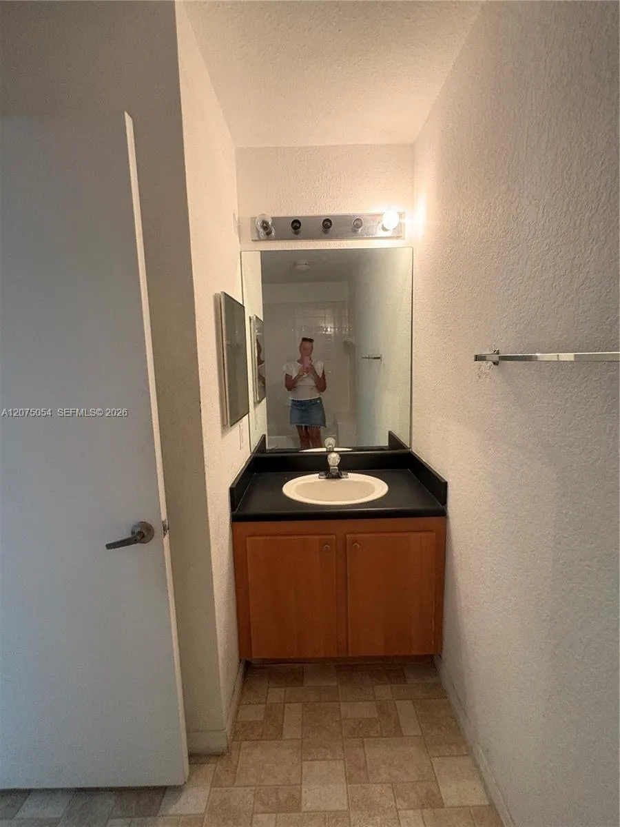 2064 NE 167th St #3-157 North Miami Beach, FL 33162