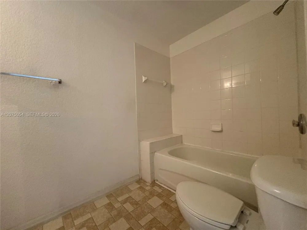 2064 NE 167th St #3-157 North Miami Beach, FL 33162