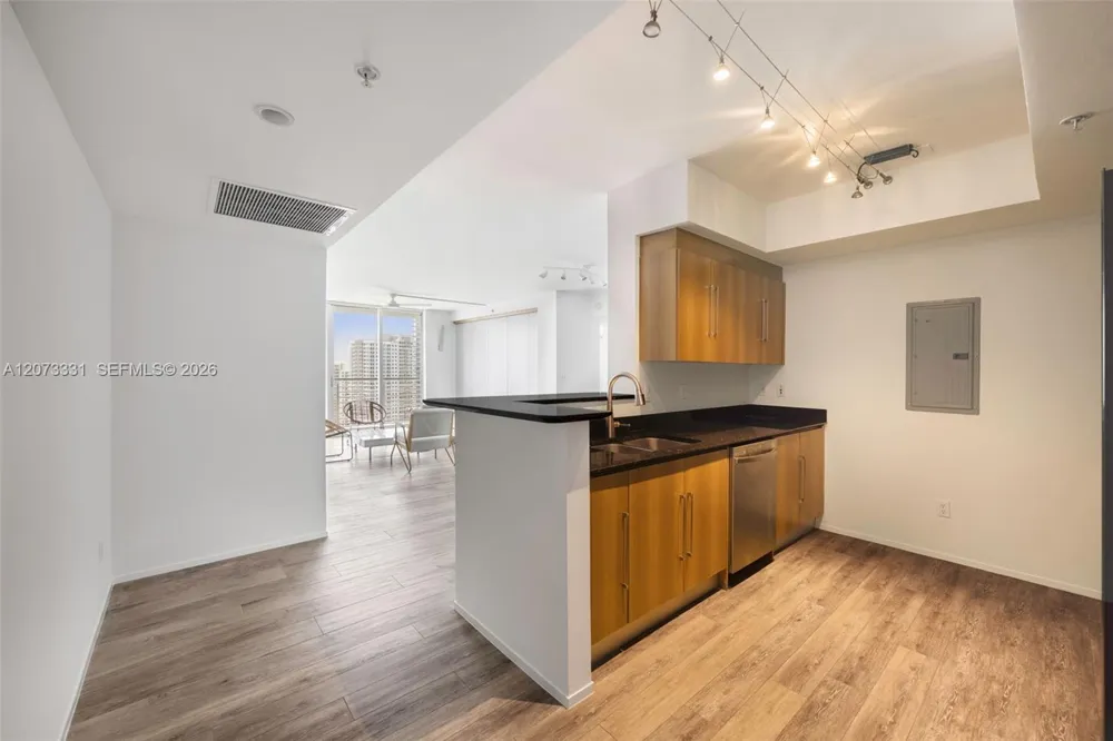 335 S Biscayne Blvd #2805 Miami, FL 33131