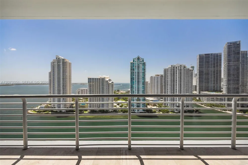 335 S Biscayne Blvd #2805 Miami, FL 33131