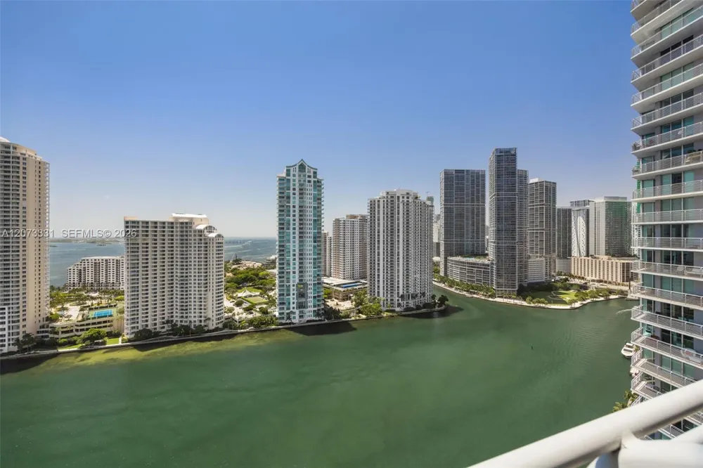 335 S Biscayne Blvd #2805 Miami, FL 33131