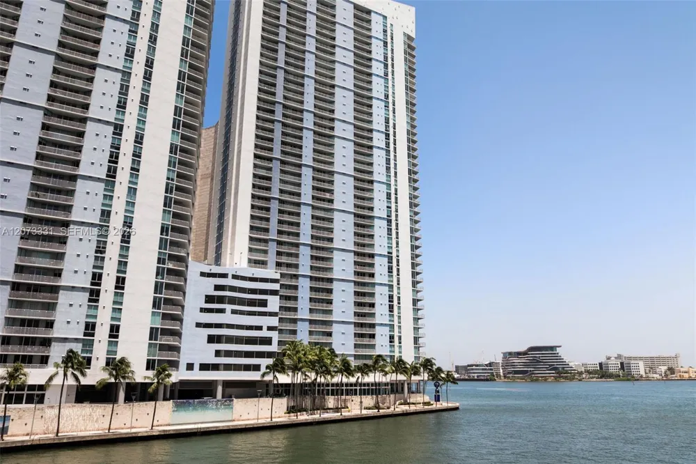 335 S Biscayne Blvd #2805 Miami, FL 33131