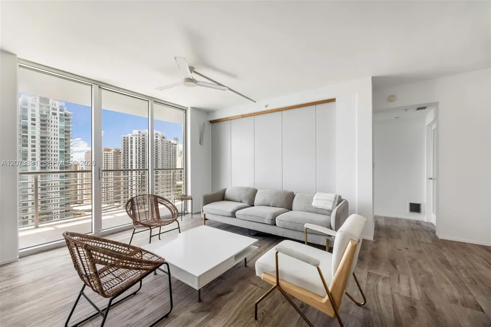 335 S Biscayne Blvd #2805 Miami, FL 33131