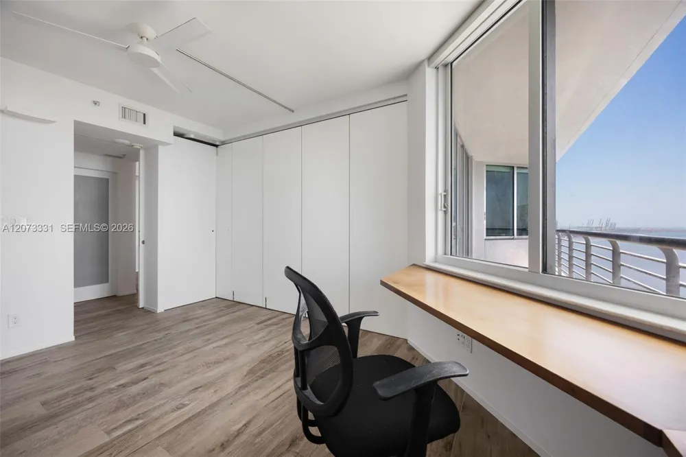 335 S Biscayne Blvd #2805 Miami, FL 33131