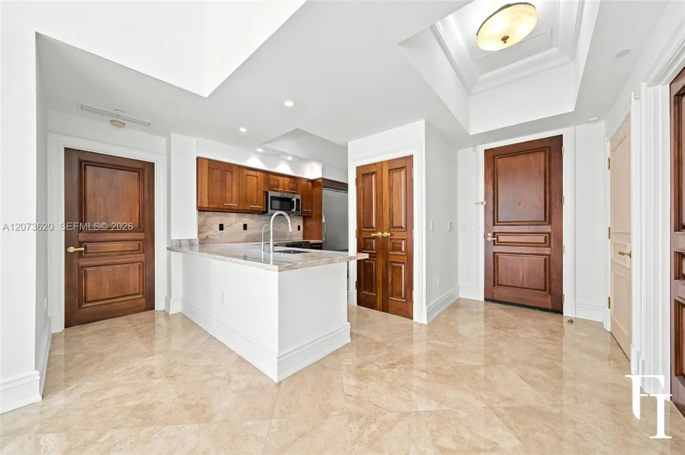 60 Edgewater Dr #East Coral Gables, FL 33133