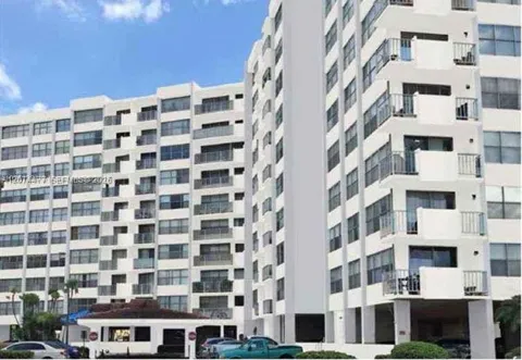 1300 NE Miami Gardens Dr #609E