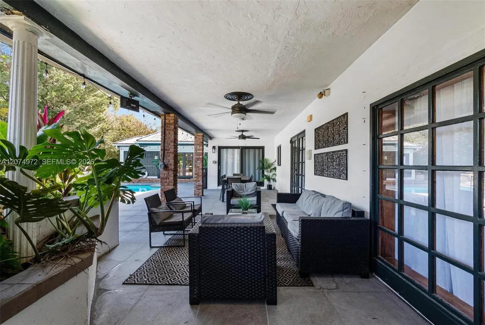 11155 SW 40th St Davie, FL 33328