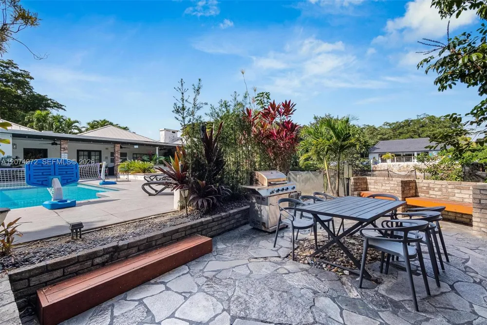 11155 SW 40th St Davie, FL 33328