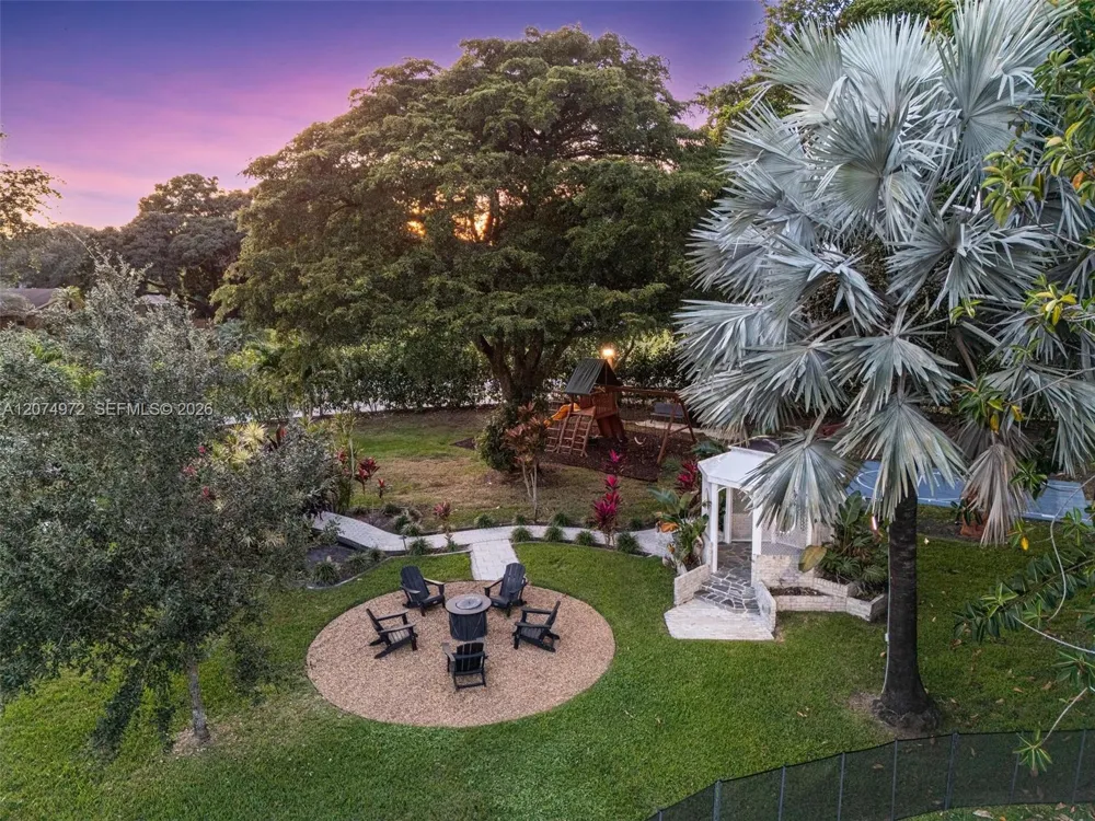 11155 SW 40th St Davie, FL 33328