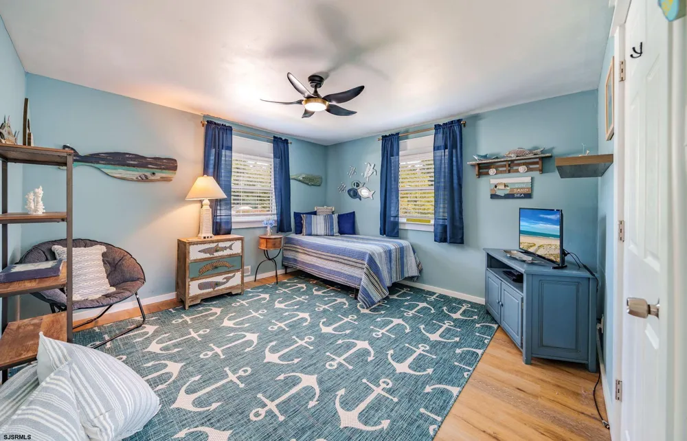 7 Vassar Dr Somers Point, NJ 08244