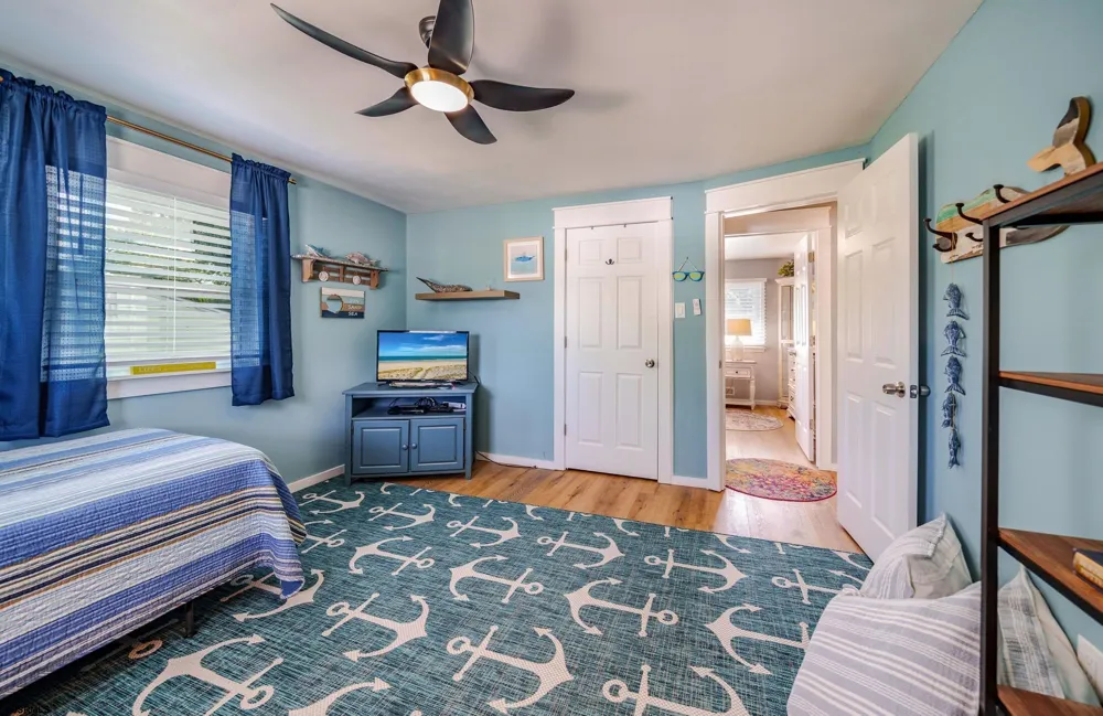 7 Vassar Dr Somers Point, NJ 08244