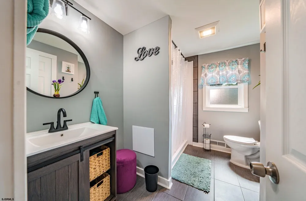 7 Vassar Dr Somers Point, NJ 08244