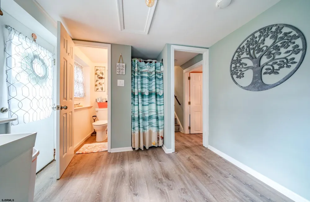 7 Vassar Dr Somers Point, NJ 08244