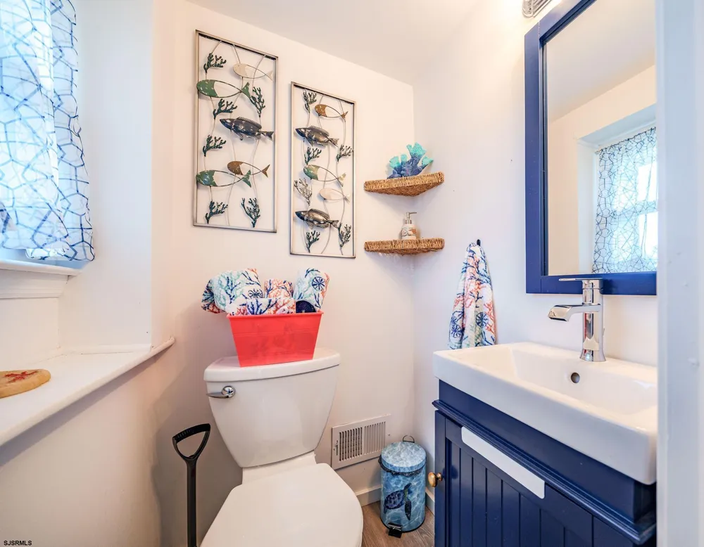 7 Vassar Dr Somers Point, NJ 08244