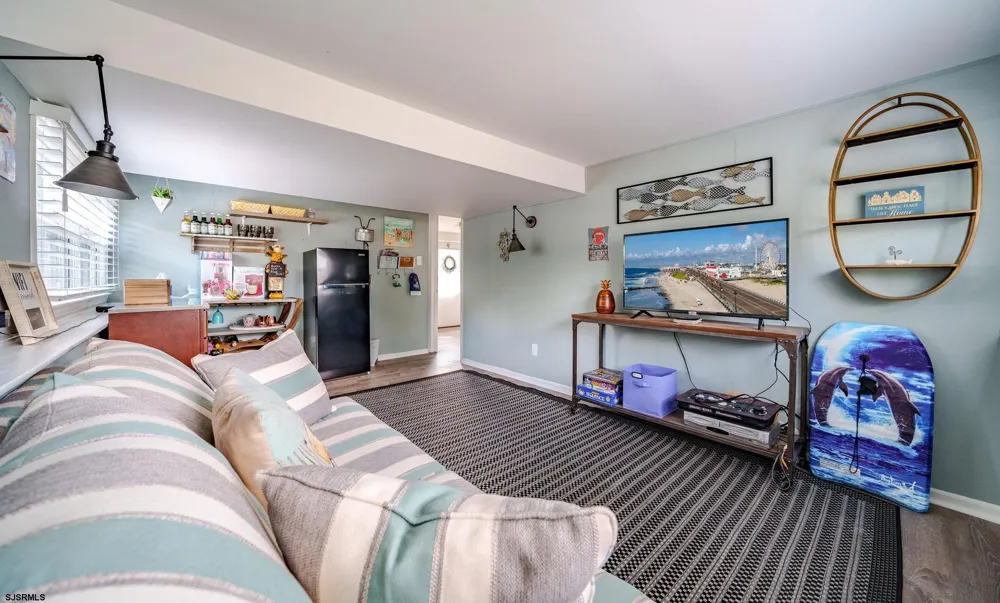 7 Vassar Dr Somers Point, NJ 08244