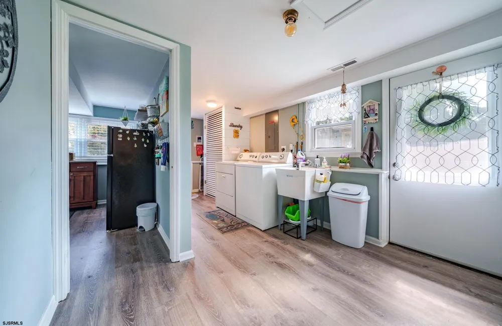7 Vassar Dr Somers Point, NJ 08244