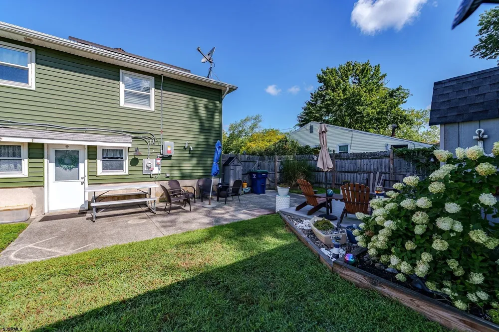 7 Vassar Dr Somers Point, NJ 08244