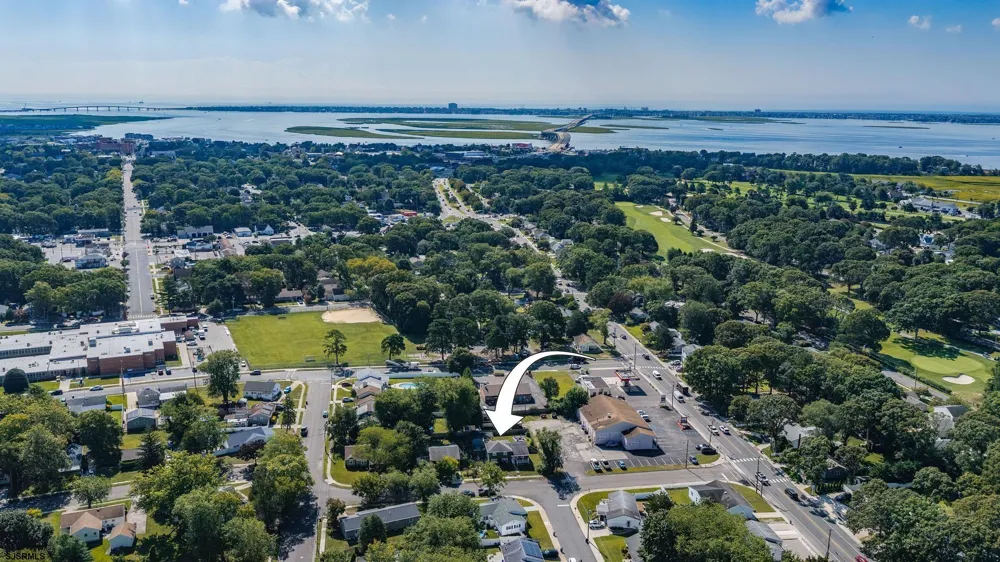 7 Vassar Dr Somers Point, NJ 08244