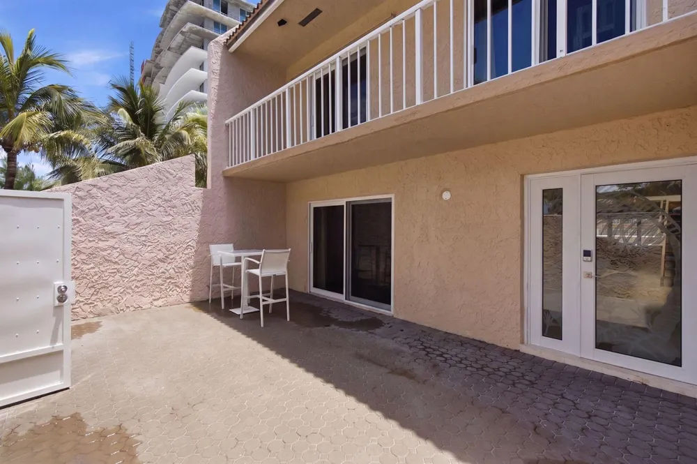 1173 HILLSBORO MILE #2-2 Hillsboro Beach, FL 33062