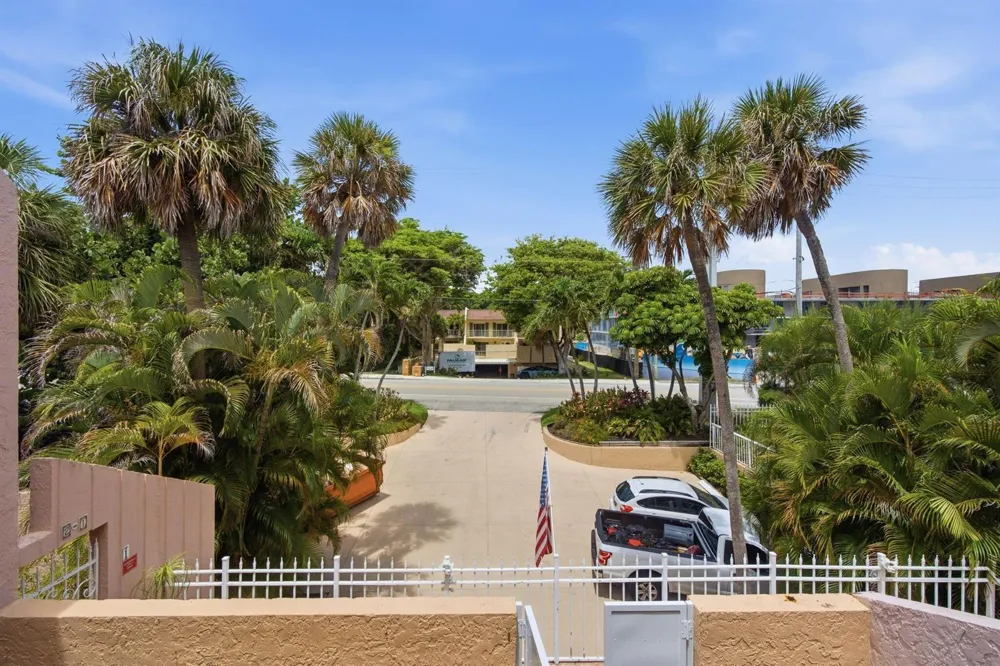 1173 HILLSBORO MILE #2-2 Hillsboro Beach, FL 33062