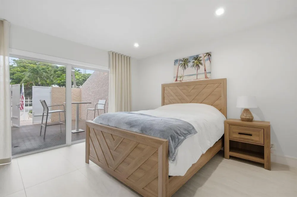 1173 HILLSBORO MILE #2-2 Hillsboro Beach, FL 33062