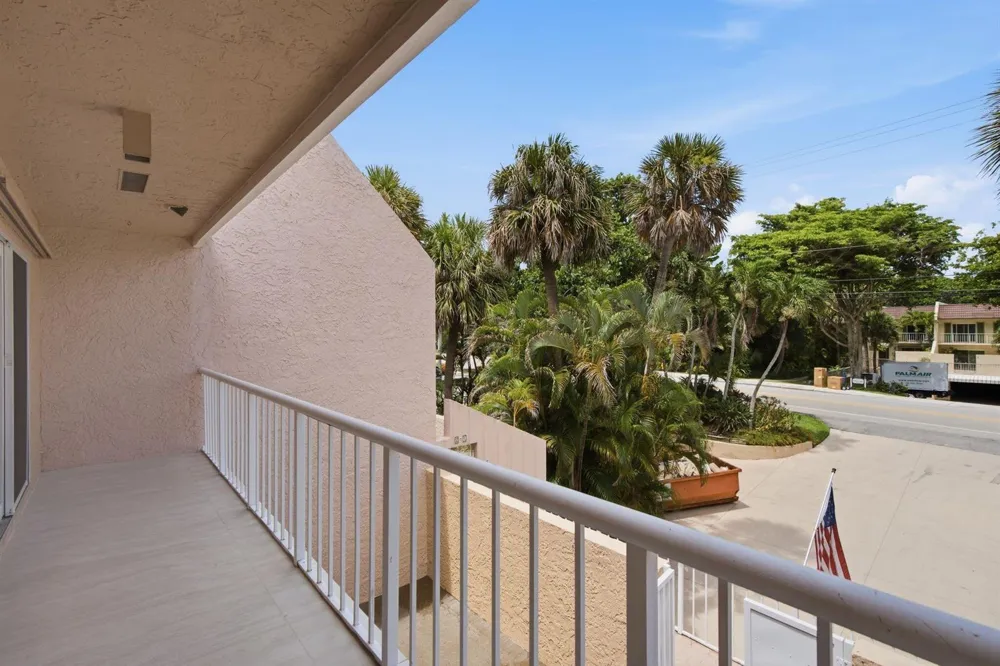 1173 HILLSBORO MILE #2-2 Hillsboro Beach, FL 33062
