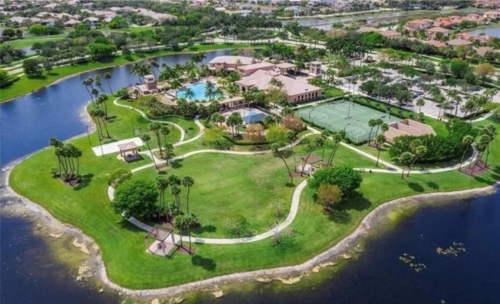 12390 NW 78TH Manor Parkland, FL 33076