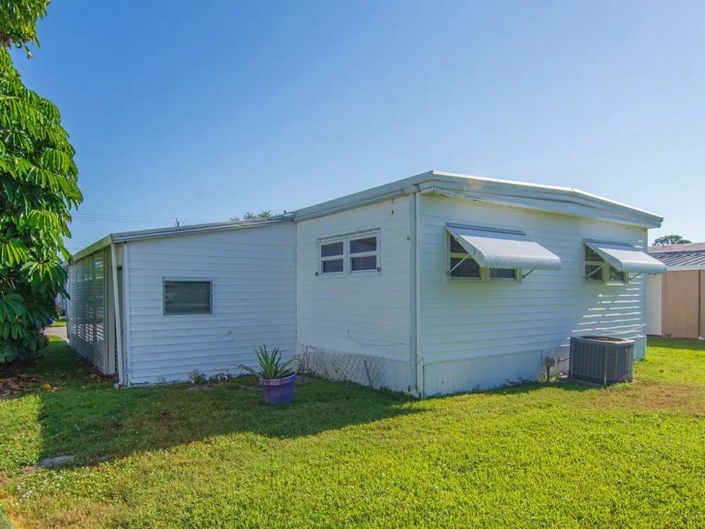 58 Village Lane Jensen Beach, FL 34957