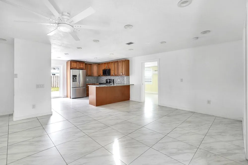 4389 BELLEWOOD STREET Palm Beach Gardens, FL 33410