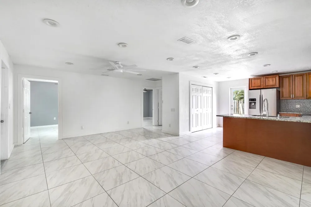 4389 BELLEWOOD STREET Palm Beach Gardens, FL 33410