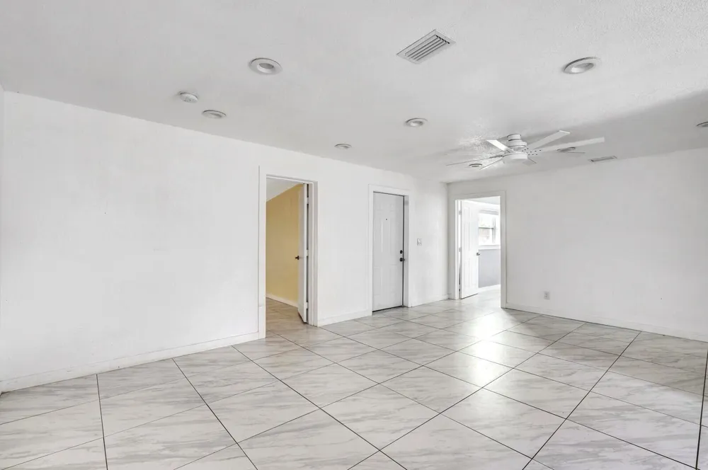4389 BELLEWOOD STREET Palm Beach Gardens, FL 33410