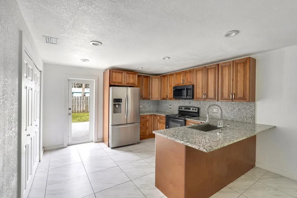 4389 BELLEWOOD STREET Palm Beach Gardens, FL 33410