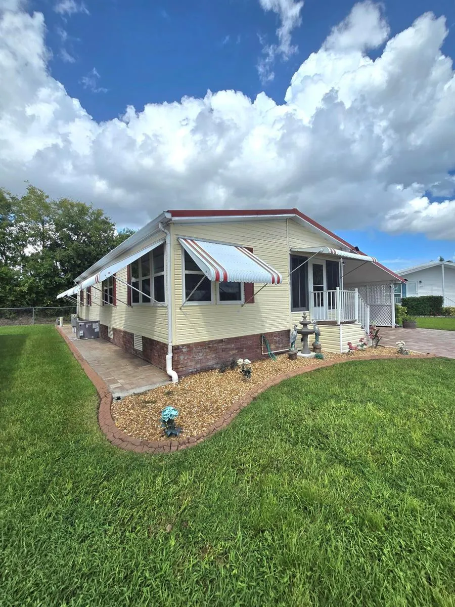 1613 SW 35TH CIRCLE Okeechobee, FL 34974