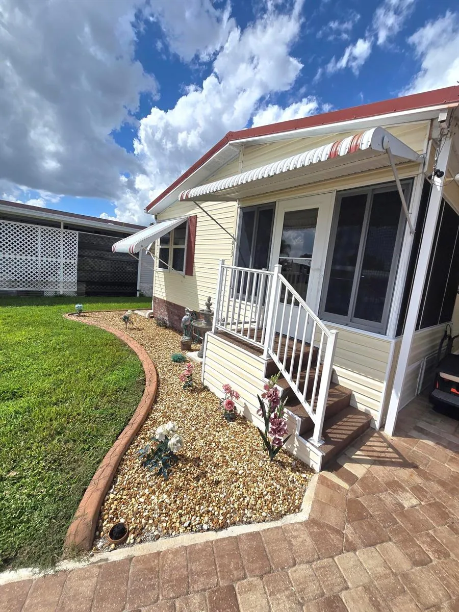 1613 SW 35TH CIRCLE Okeechobee, FL 34974