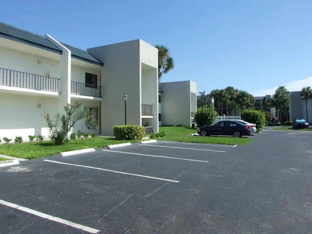 1605 US-1 #V4 203 Jupiter, FL 33477