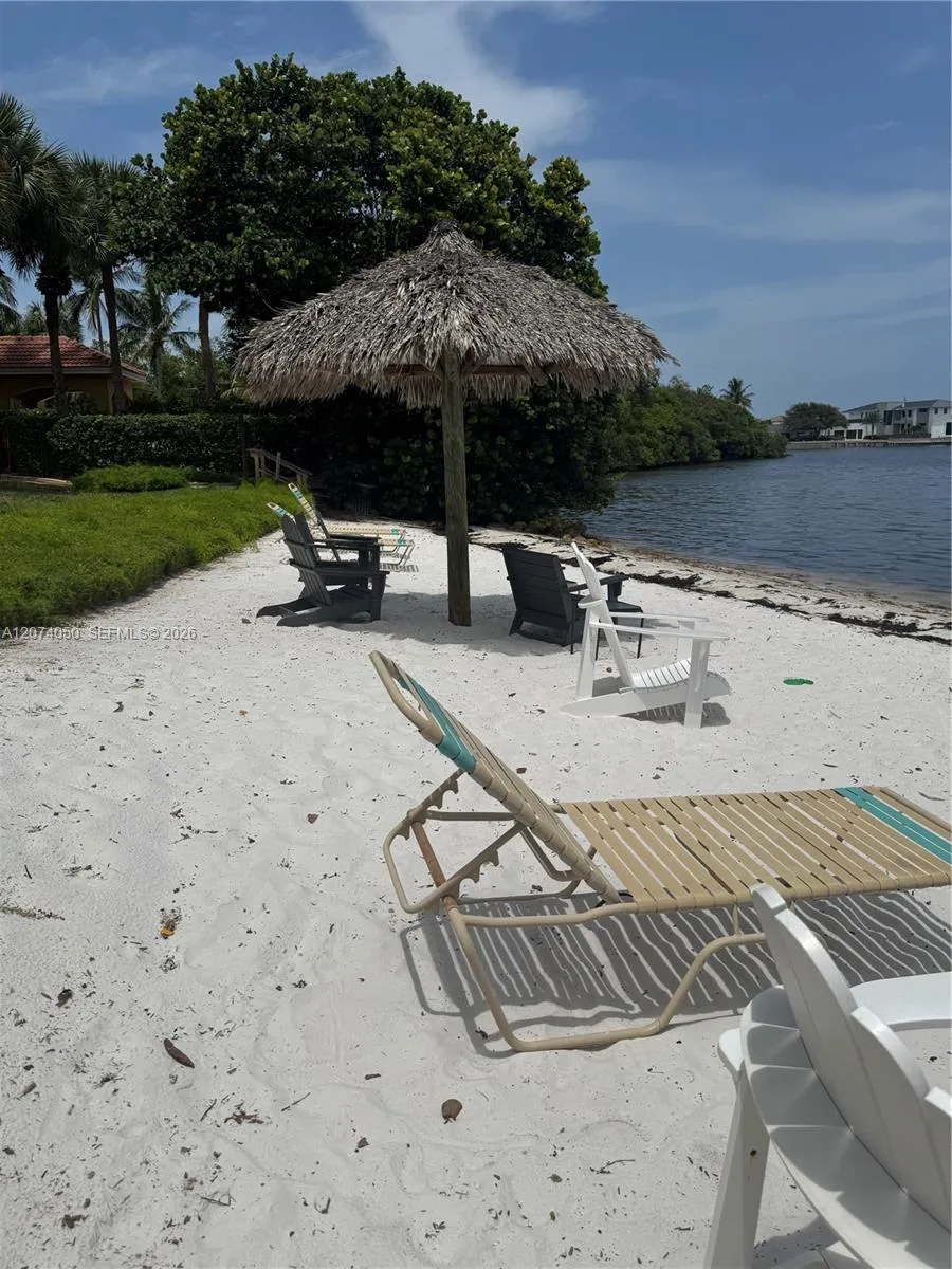 800 Scotia Dr #103 Hypoluxo, FL 33462