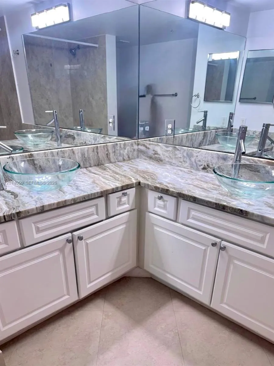 800 Scotia Dr #103 Hypoluxo, FL 33462