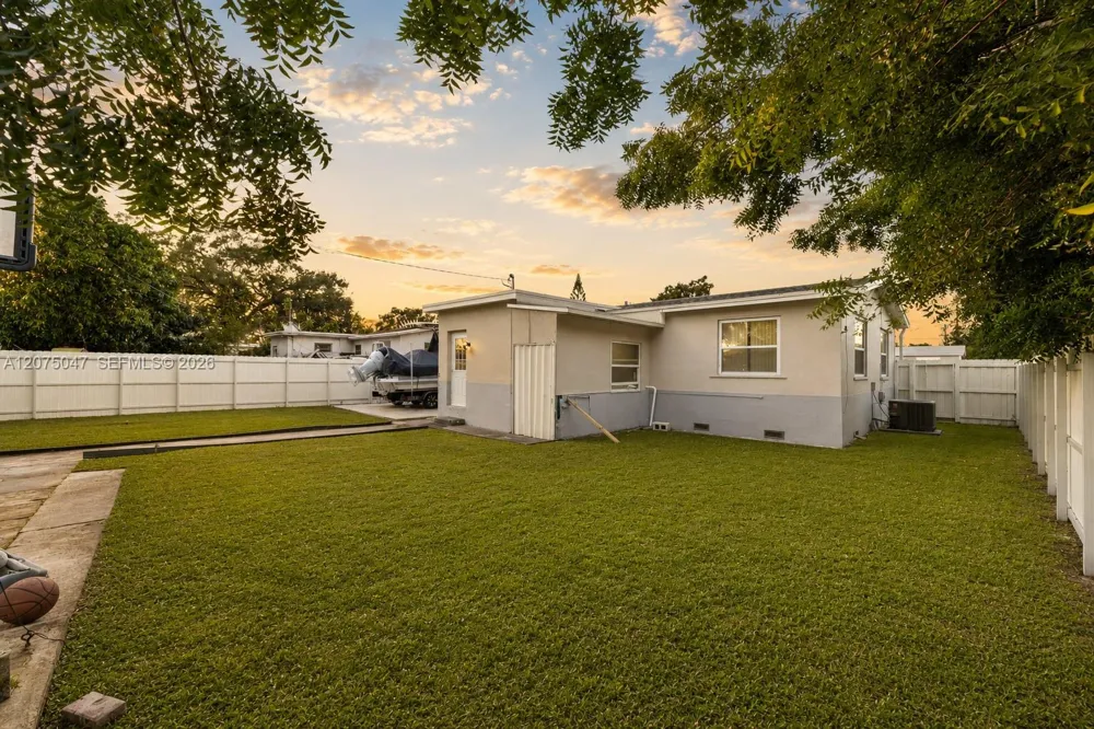 6416 Franklin St Hollywood, FL 33024