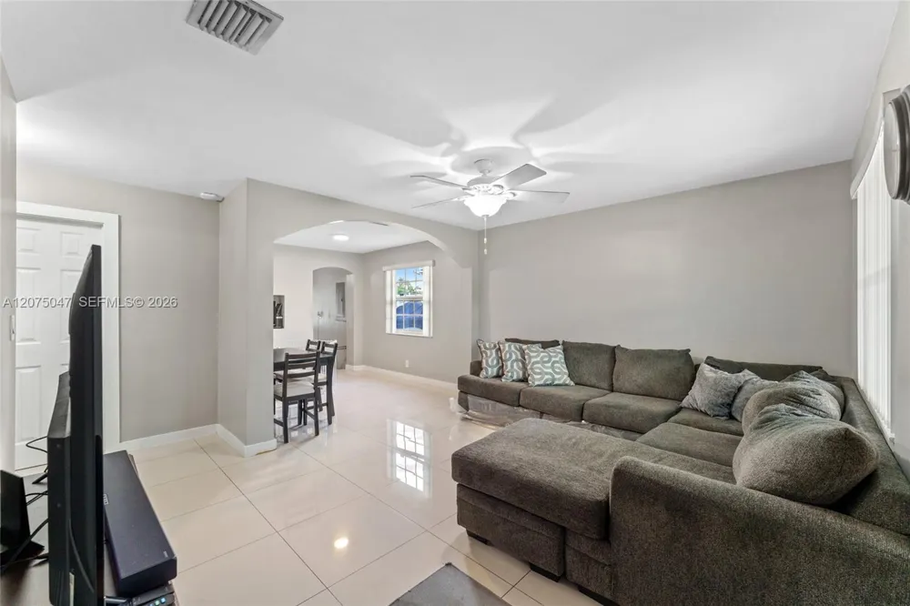 6416 Franklin St Hollywood, FL 33024