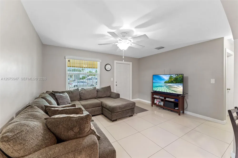 6416 Franklin St Hollywood, FL 33024