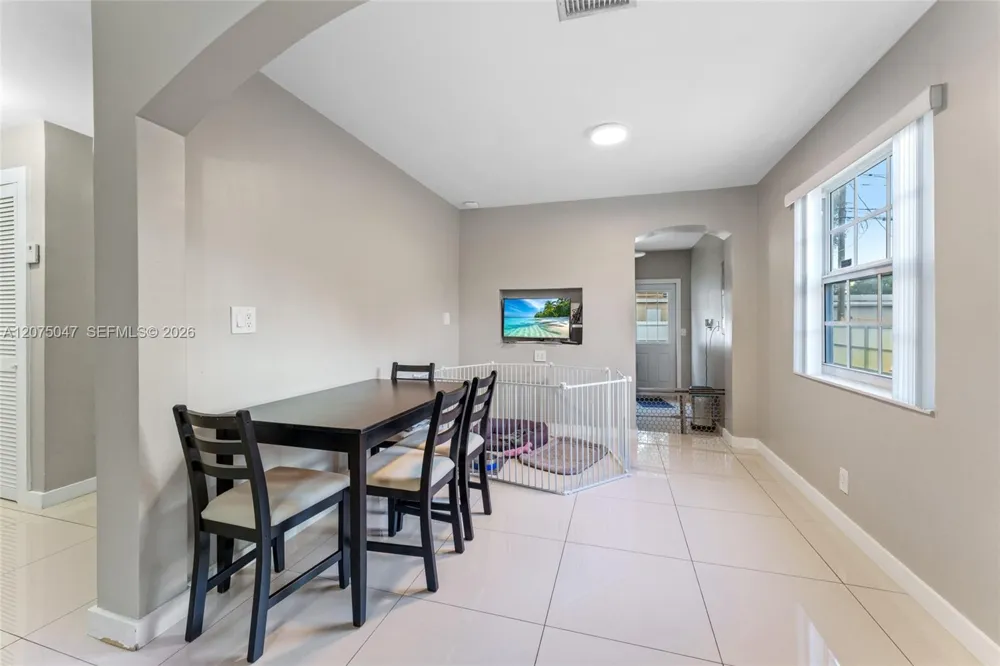6416 Franklin St Hollywood, FL 33024