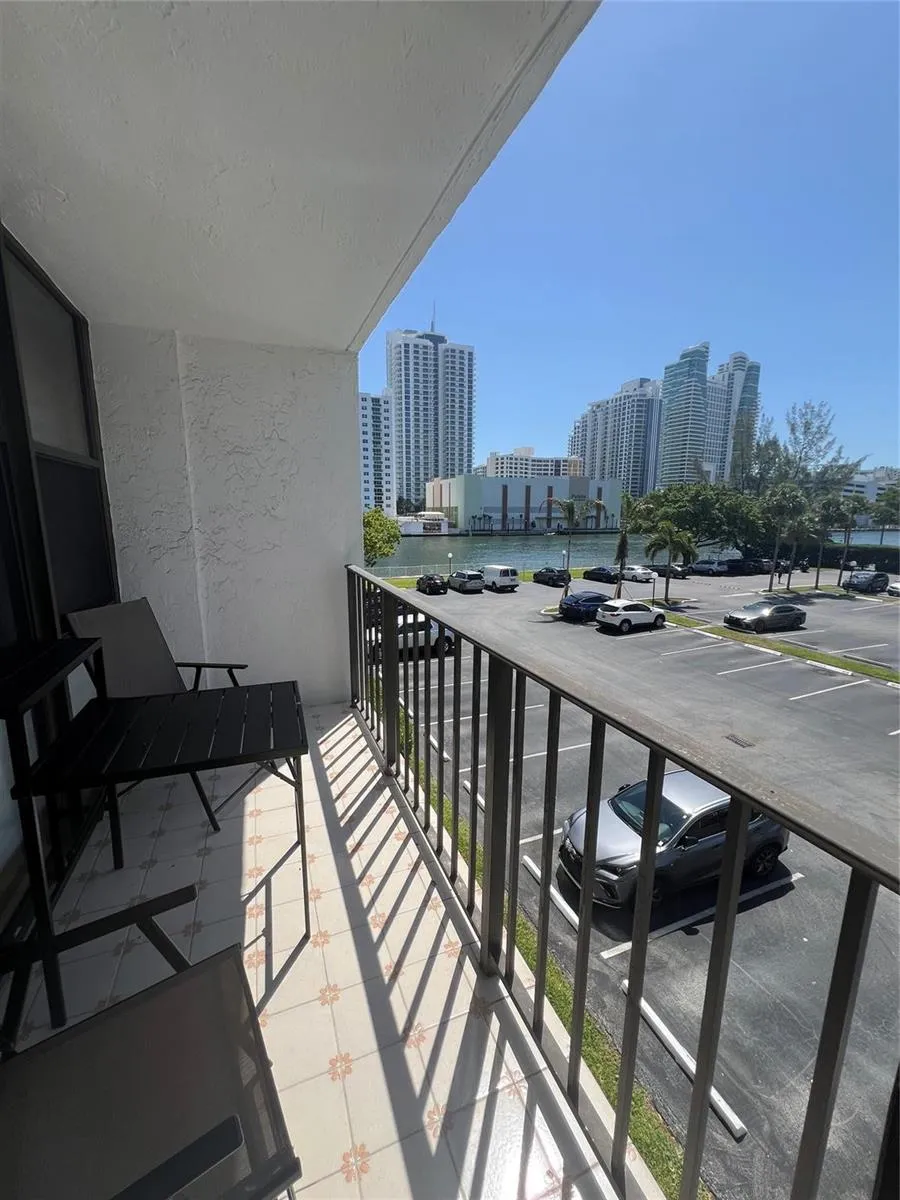 800 Parkview Drive Hallandale Beach, FL 33009