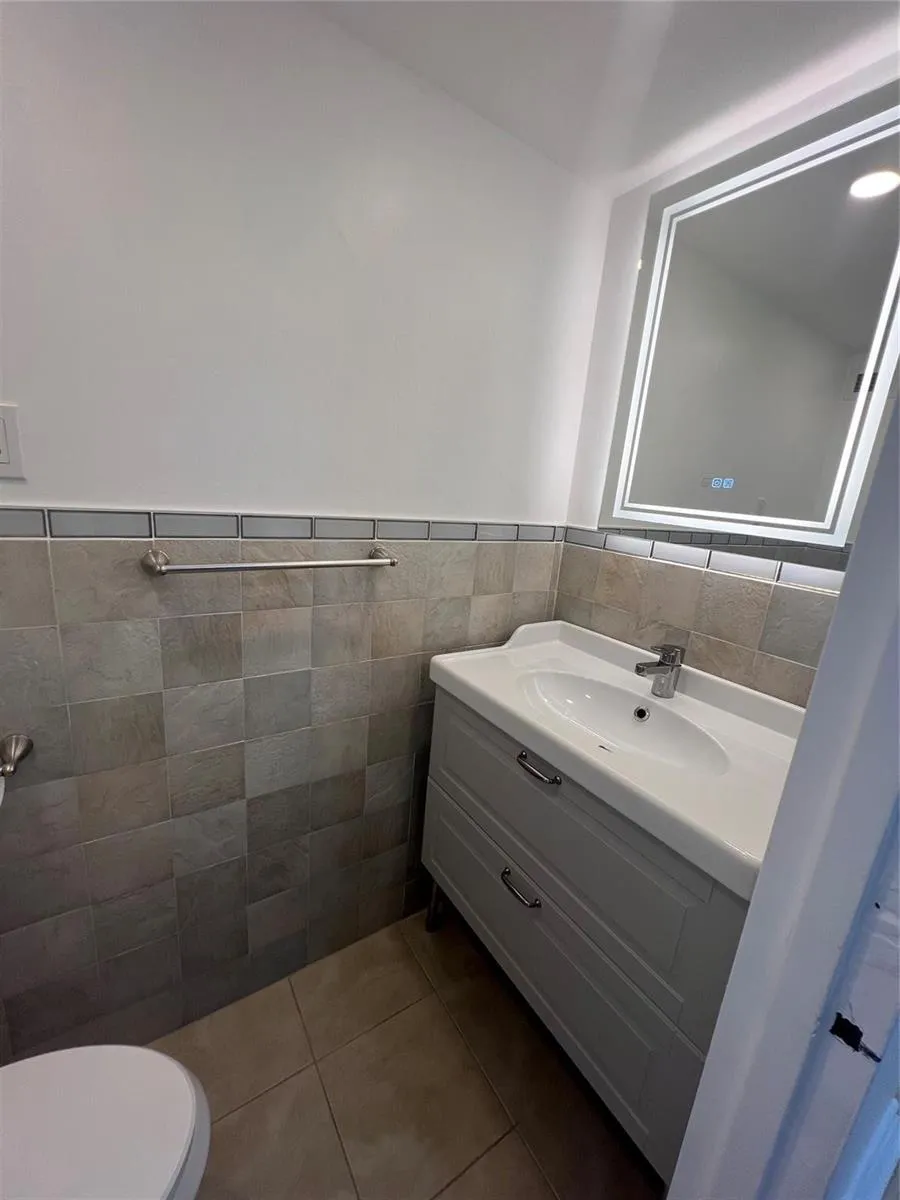 800 Parkview Drive Hallandale Beach, FL 33009